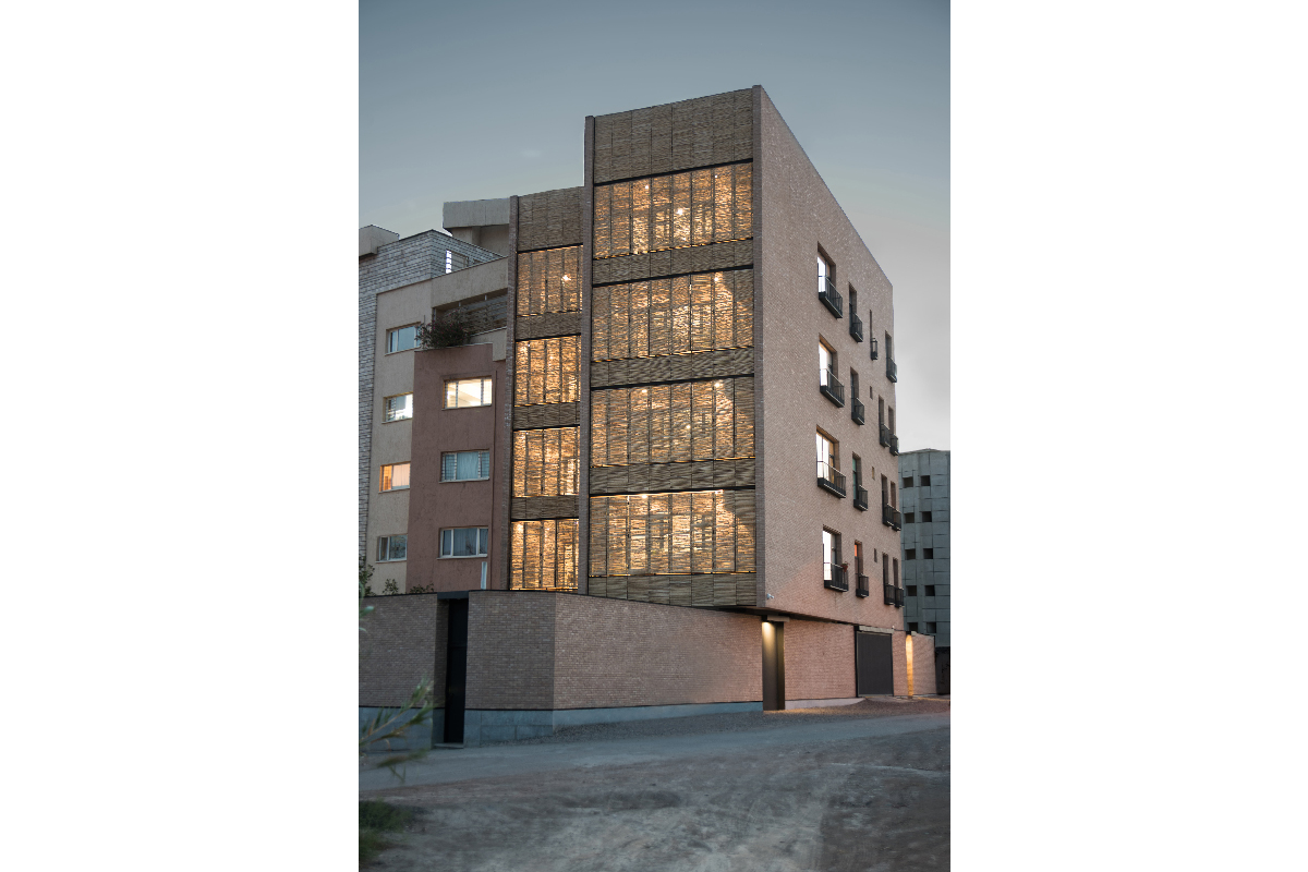 رتبه اول: ساختمان صحرا، کرمان